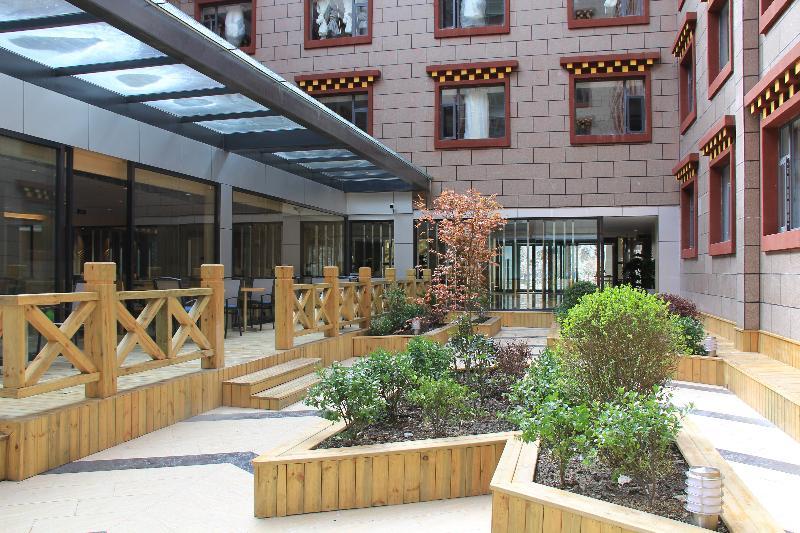 Holiday Inn Express Daocheng Yading, An Ihg Hotel Exteriér fotografie