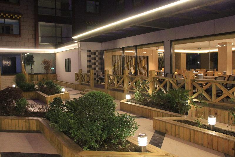 Holiday Inn Express Daocheng Yading, An Ihg Hotel Exteriér fotografie